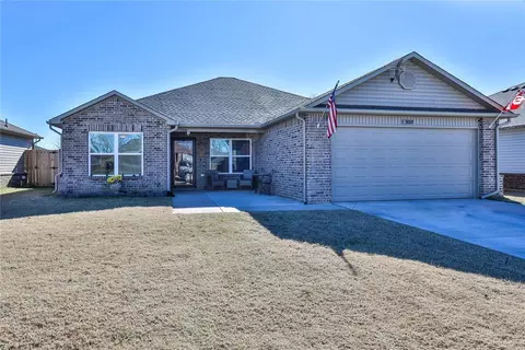 1308 Travertine Pl, Noble, OK 73068