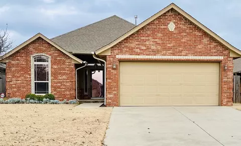 7504 Meadow Lake Dr, Yukon, OK 73099