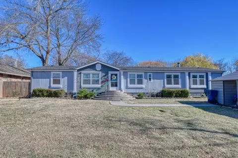413 S 4th St, Noble, OK 73068