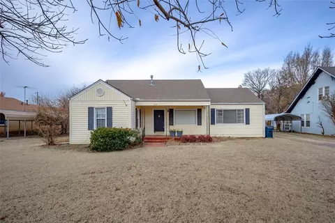 308 N 2nd St, Noble, OK 73068
