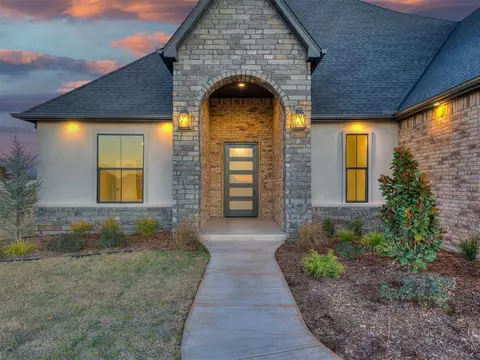 22200 Addington Ct, Edmond, OK 73025
