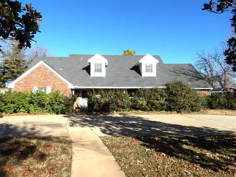 3505 Twelve Oaks Rd, Oklahoma City, OK 73120