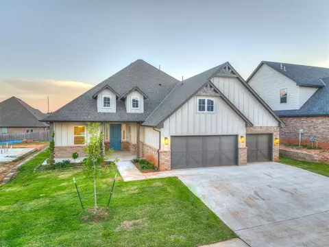 8224 Jenny Ln, Edmond, OK 73034