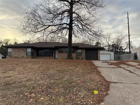 210 Terrace Dr, Pauls Valley, OK 73075