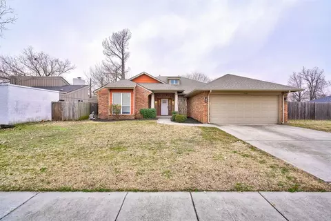 2330 Louise Ln, Norman, OK 73071