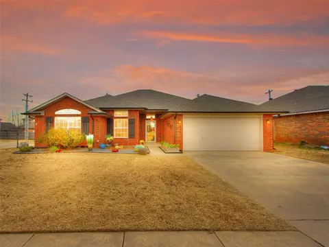 1320 Dawn Ave, Yukon, OK 73099