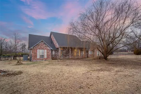 27912 Cottonwood Dr, Blanchard, OK 73010