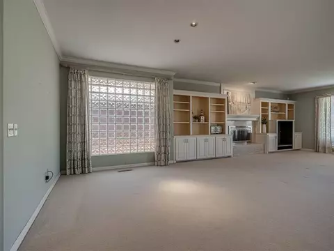621 E Oak Pl, Edmond, OK 73025