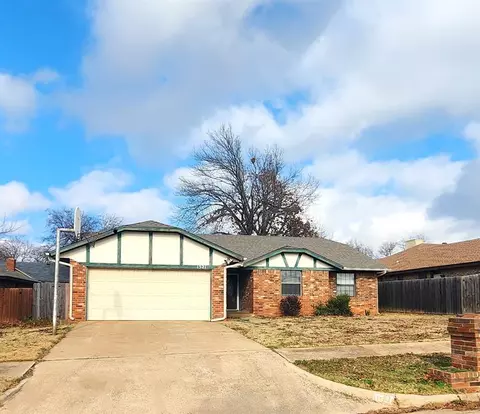 1521 E Main St, Moore, OK 73160
