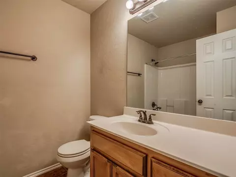516 Manhattan Dr, Moore, OK 73160 photo 23
