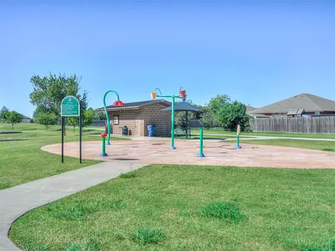 516 Manhattan Dr, Moore, OK 73160 photo 32