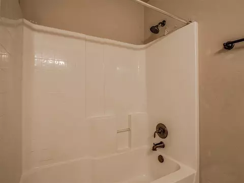 516 Manhattan Dr, Moore, OK 73160 photo 24