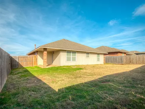 516 Manhattan Dr, Moore, OK 73160 photo 29