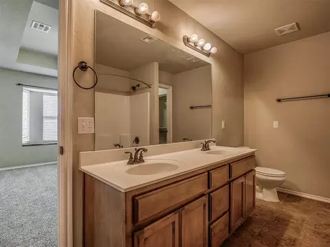 516 Manhattan Dr, Moore, OK 73160 photo 17
