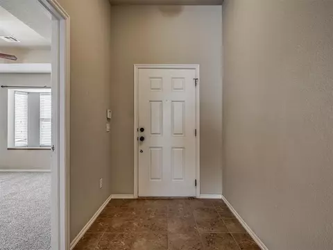 516 Manhattan Dr, Moore, OK 73160 photo 4