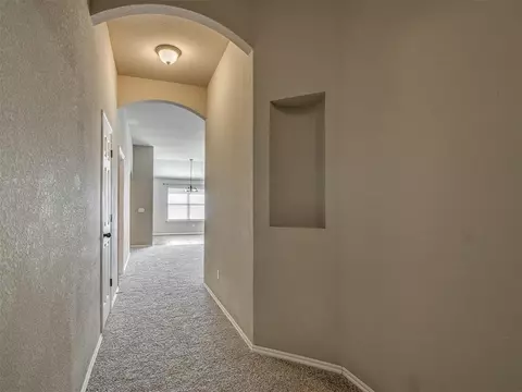 516 Manhattan Dr, Moore, OK 73160 photo 5
