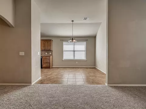516 Manhattan Dr, Moore, OK 73160 photo 12
