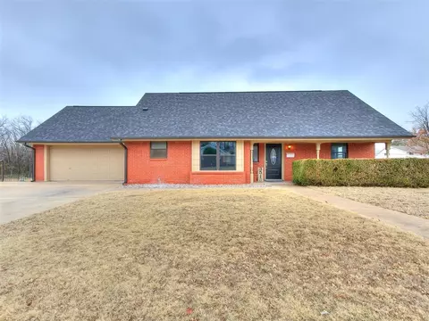 3516 N Glenoaks Dr, Midwest City, OK 73110