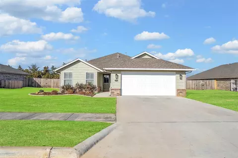 1509 Avalon Dr, Altus, OK 73521