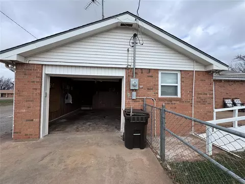 1000 E N Boundary, Sentinel, OK 73664 photo 4