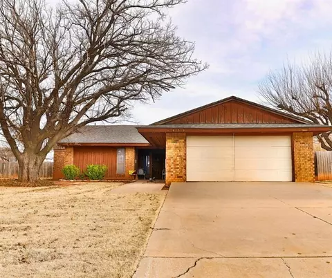 1639 Deputy Dr, Clinton, OK 73601