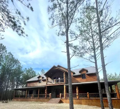 363 Bear Pine Trl, Broken Bow, OK 74728