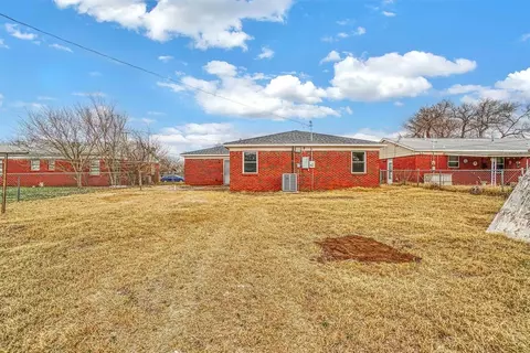 1013 Coe St, Altus, OK 73521 photo 28