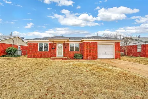 1013 Coe St, Altus, OK 73521 photo 4