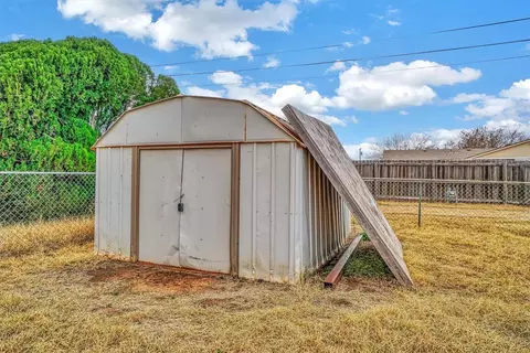 1013 Coe St, Altus, OK 73521 photo 31