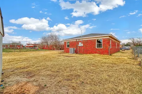 1013 Coe St, Altus, OK 73521 photo 30