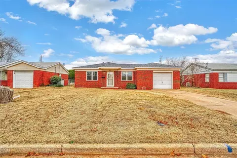 1013 Coe St, Altus, OK 73521