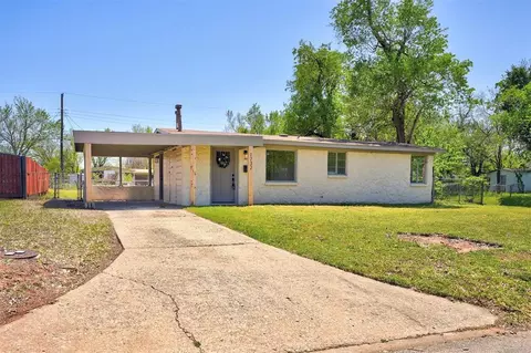1732 Lariet Ln, Del City, OK 73115