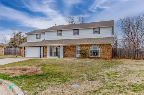 5825 Cheyenne Ct, Warr Acres, OK 73132