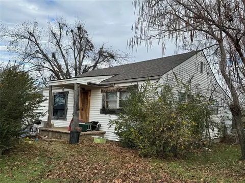1823 S 21st St, Chickasha, OK 73018