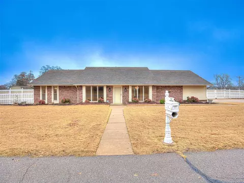 108 N Jackson Dr, Midwest City, OK 73130