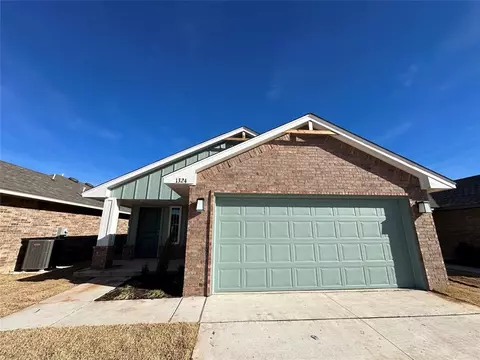 1324 Sycamore Cir, Yukon, OK 73099