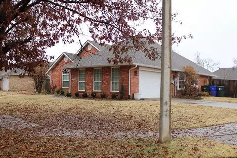 5208 Rhoades Dr, Norman, OK 73072