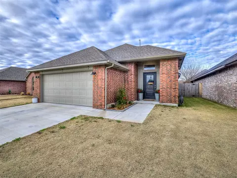 1109 Falling Leaf Ter, Moore, OK 73160