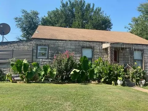 119 NE Bell Dr, Lawton, OK 73507