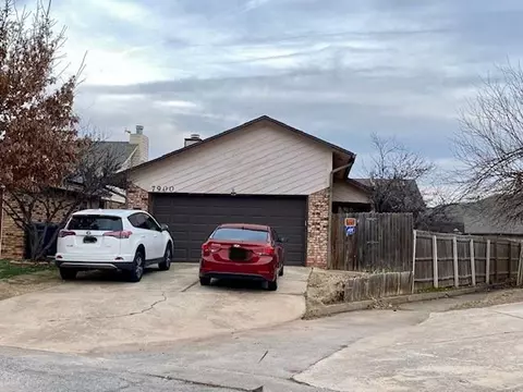 7900 Harvest Moon Rd, Oklahoma City, OK 73132