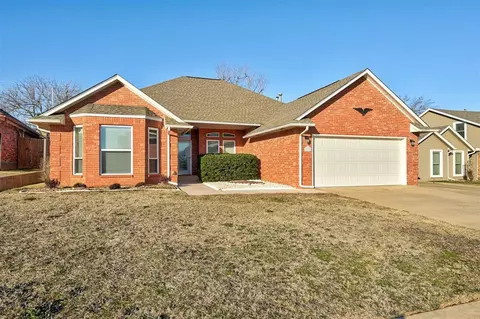117 S Ramblin Oaks Dr, Moore, OK 73160