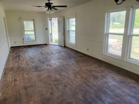 421 Elm Ave, Enid, OK 73701 photo 2