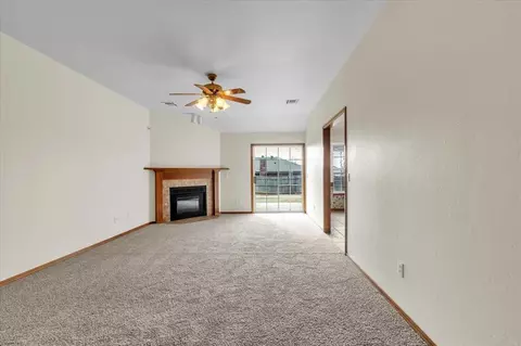 612 NW 22nd St, Moore, OK 73160 photo 3