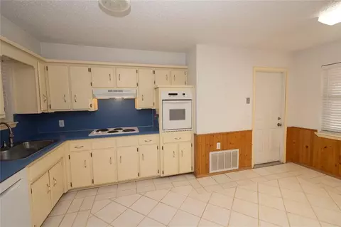 1064 Hampton Rd, Harrah, OK 73045 photo 10