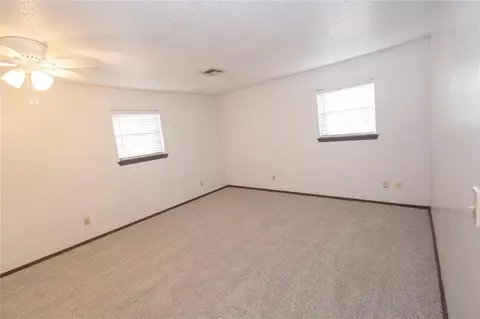 1064 Hampton Rd, Harrah, OK 73045 photo 5