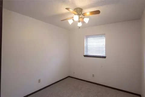 1064 Hampton Rd, Harrah, OK 73045 photo 11