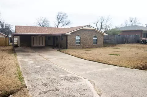 1064 Hampton Rd, Harrah, OK 73045