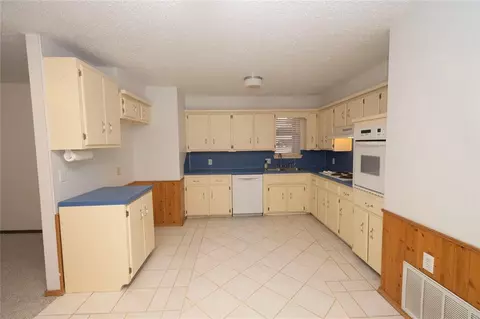 1064 Hampton Rd, Harrah, OK 73045 photo 7