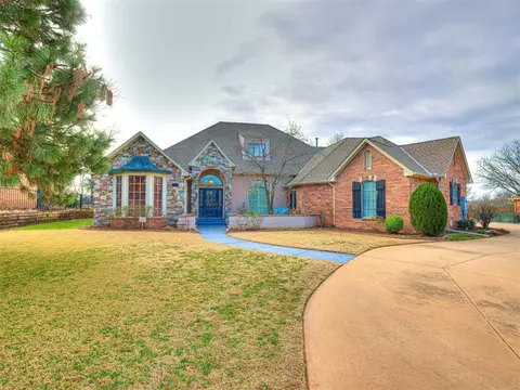 312 Hollowdale, Edmond, OK 73003