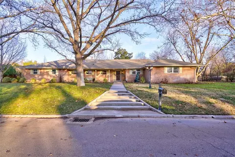 2613 Walnut Rd, Norman, OK 73071